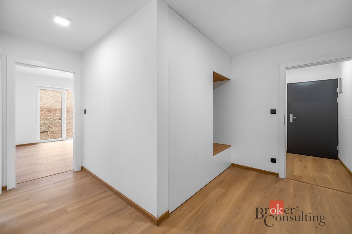 Pronájem bytu 2+kk 60 m² – fotografie 5