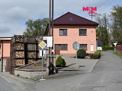 Prodej rodinného domu 180 m², pozemek 1217 m²