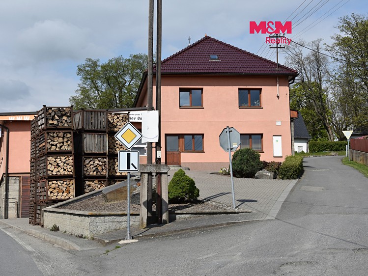 Haus zum Kauf, 180 m² (1 von 30)