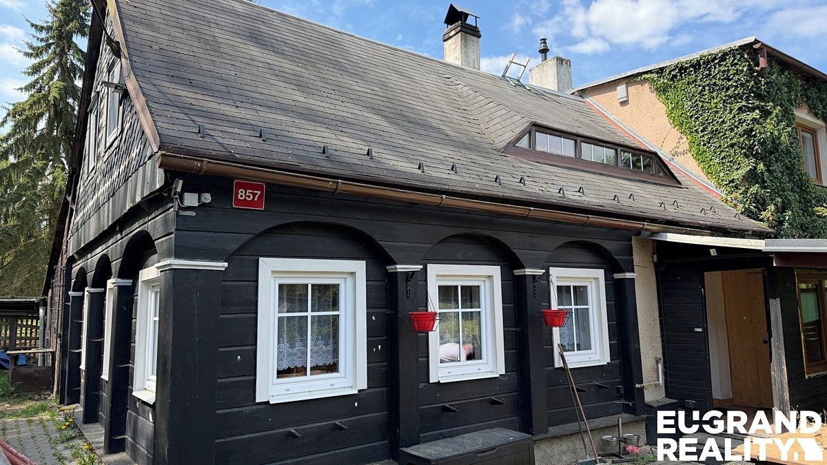 Prodej rodinného domu 250 m², pozemek 1246 m²