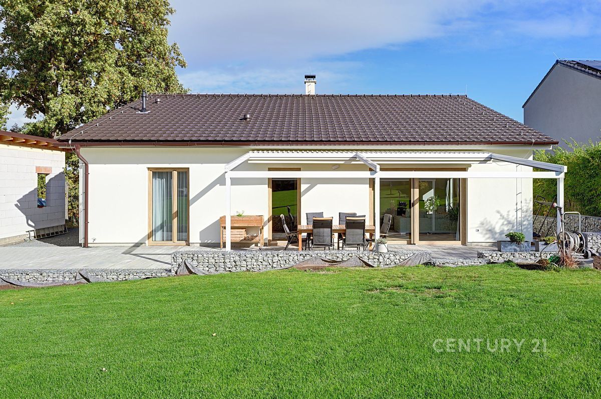 Prodej rodinného domu 150 m², pozemek 1318 m² – fotografie 2