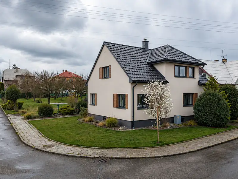 Prodej rodinného domu 187 m², pozemek 1123 m², Všechovice – náhled fotky 1