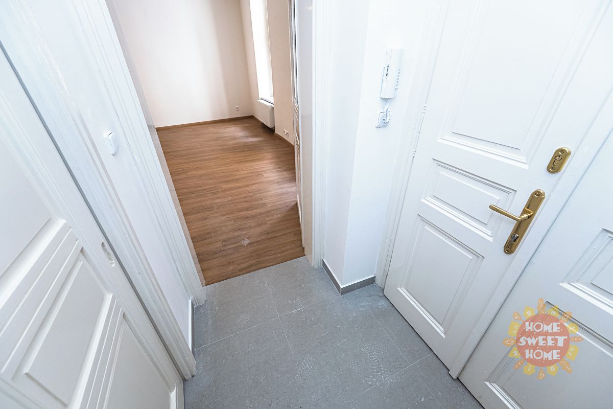 Pronájem bytu 1+kk 35 m² – fotografie 4