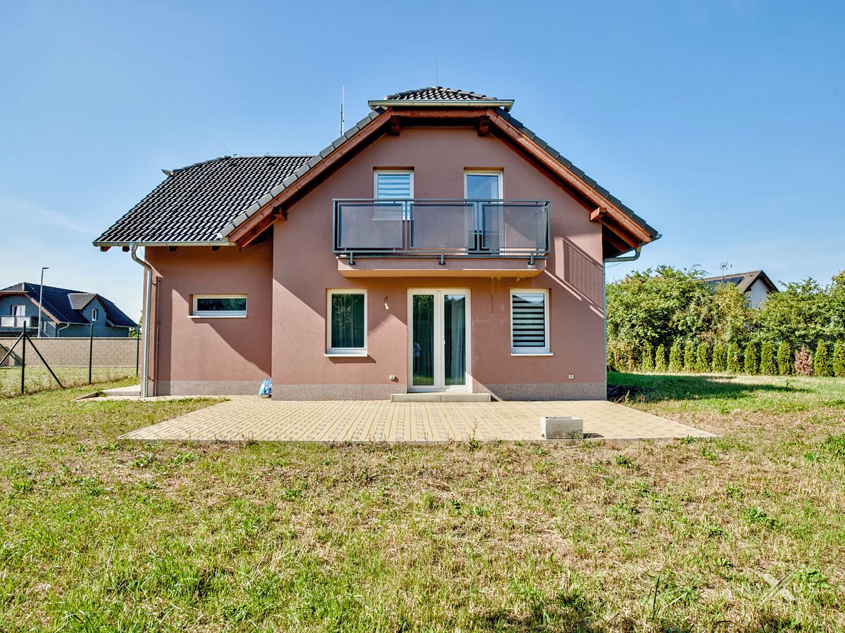 Pronájem rodinného domu 137 m², pozemek 1024 m²