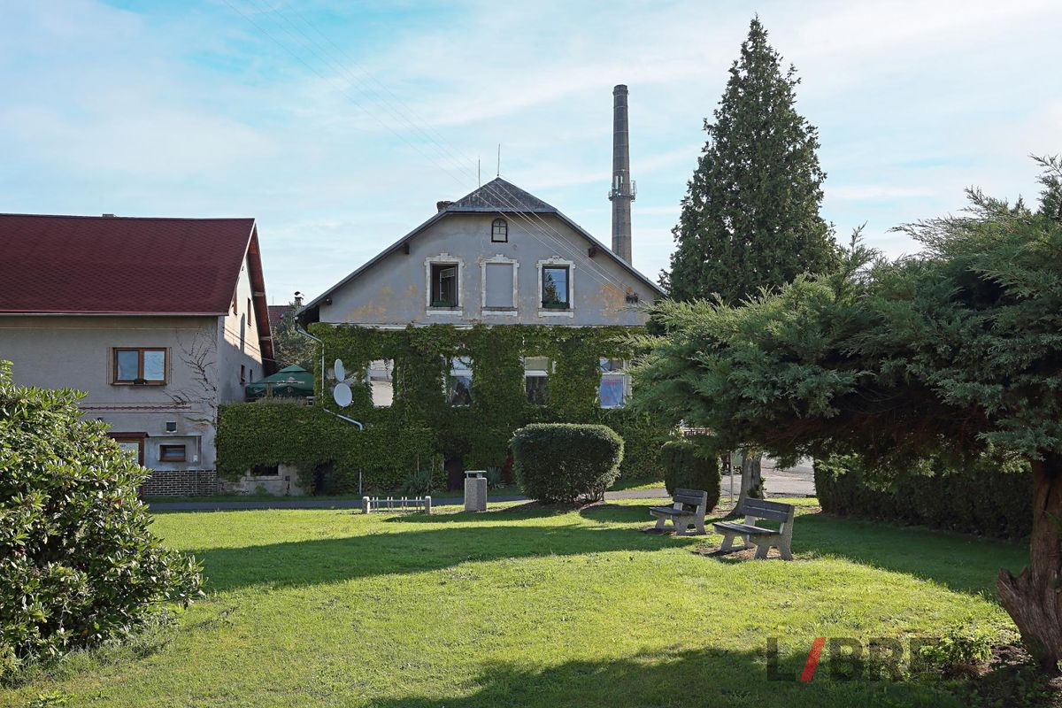 Prodej rodinného domu 400 m², pozemek 677 m²