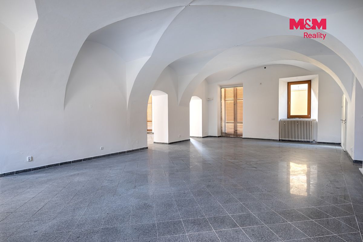Prodej obchodního prostoru 615 m² – fotografie 2