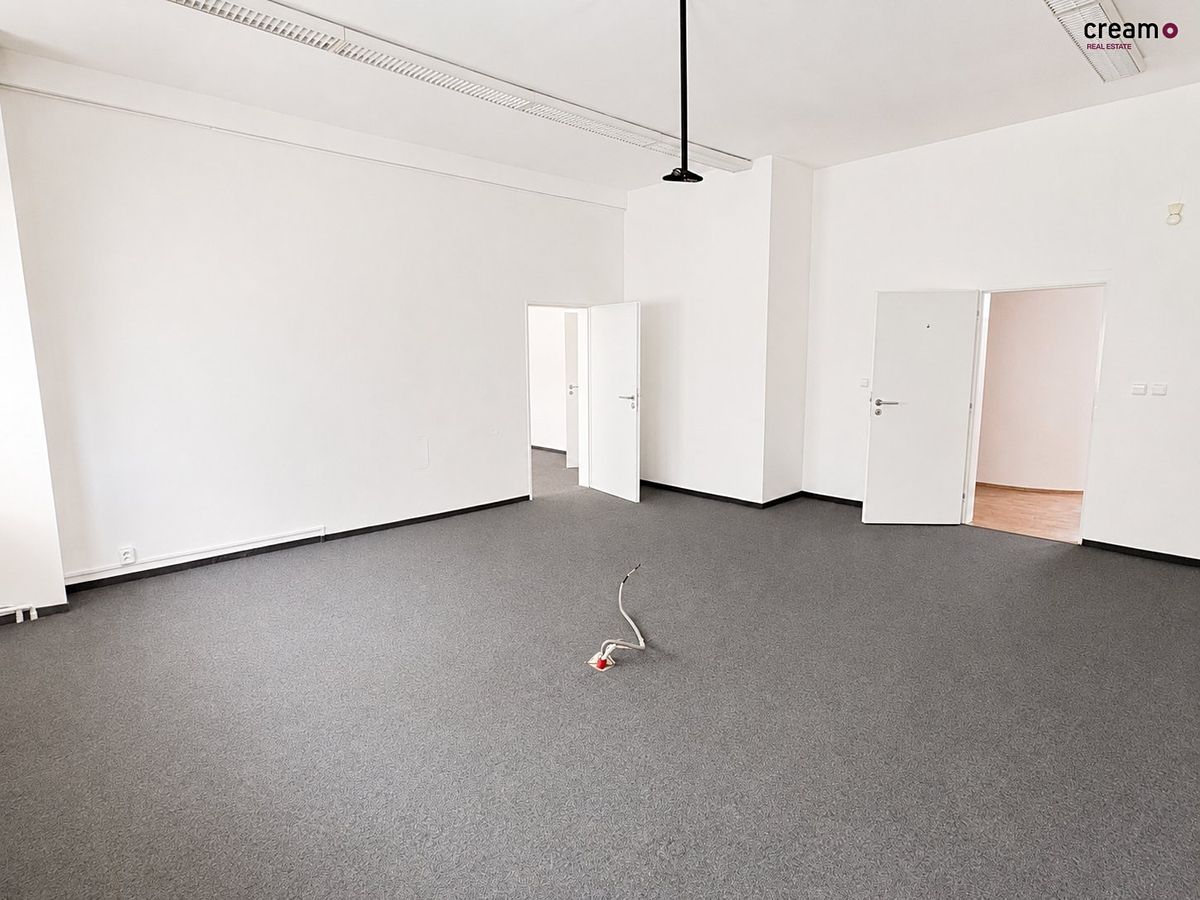 Pronájem kanceláře 72 m² – fotografie 2