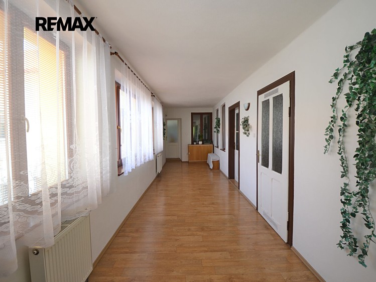 Комерційне приміщення на продаж, 307 м² (63 з 82)