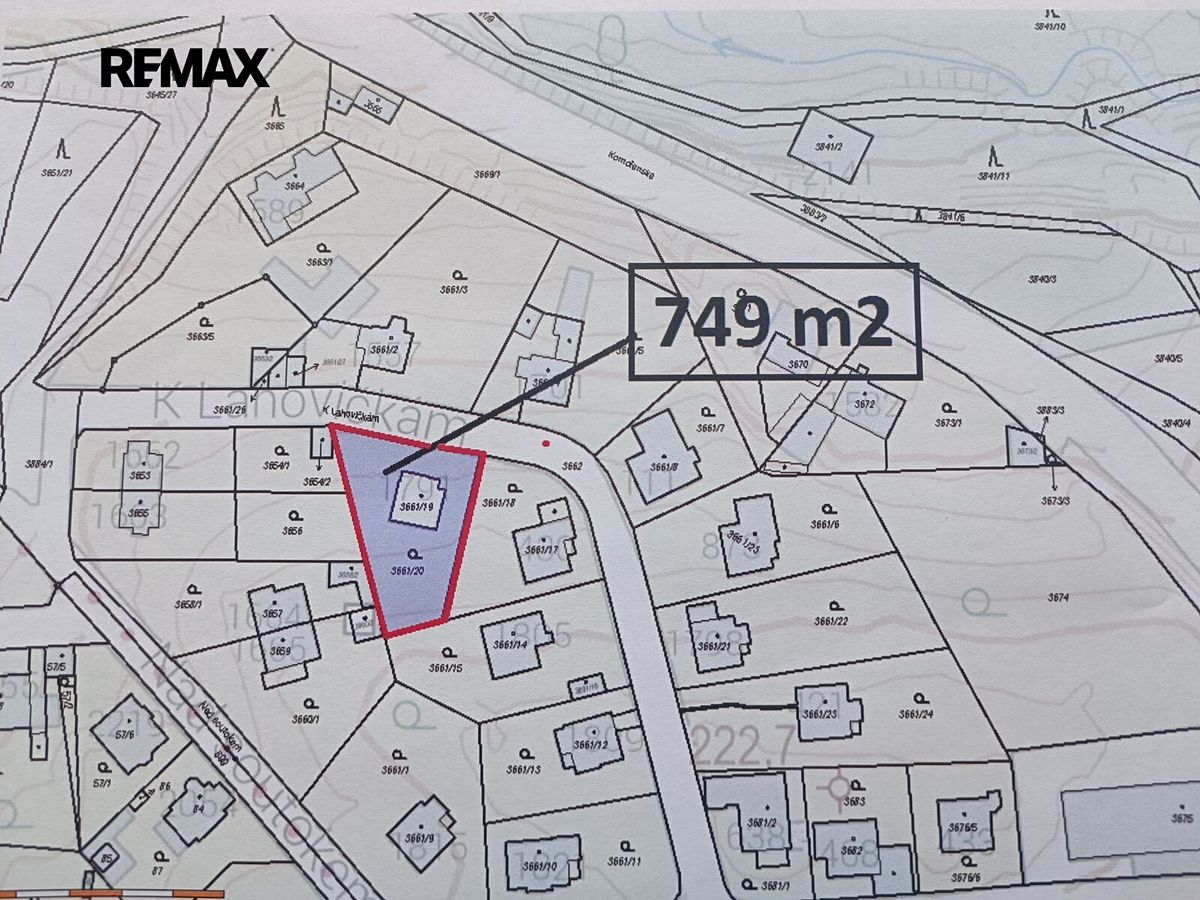 Prodej stavebního pozemku 749 m² – fotografie 2
