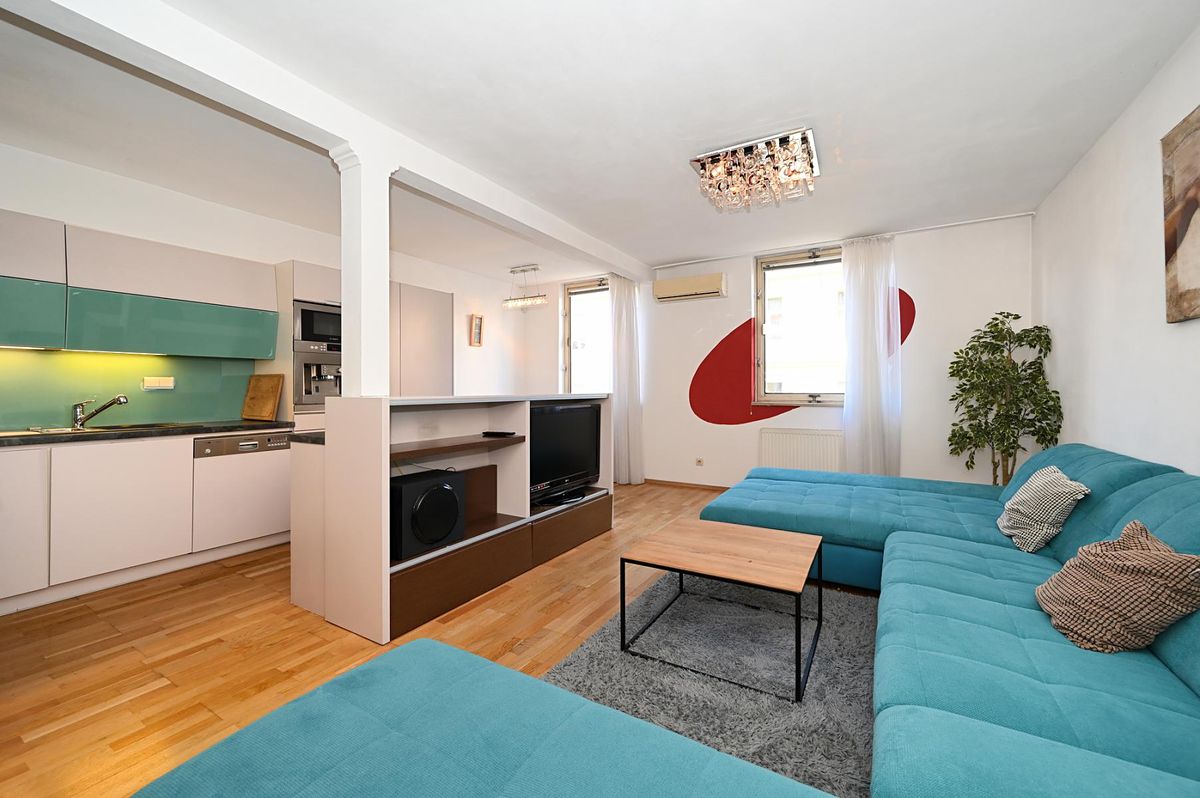 Pronájem bytu 5+kk 186 m²
