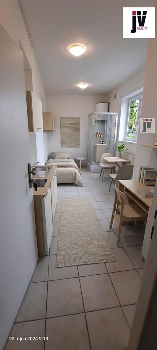 Pronájem bytu 1+kk 18 m² – fotografie 2