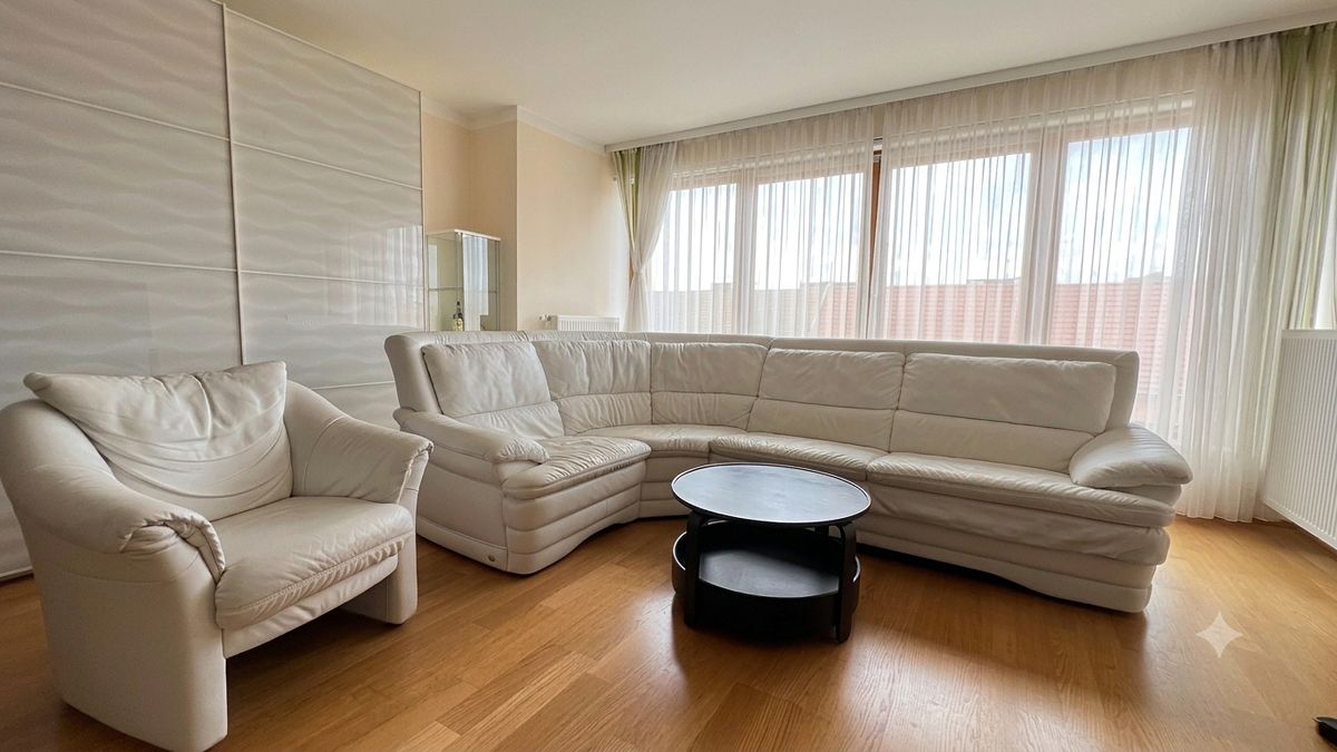 Pronájem bytu 3+kk 100 m²