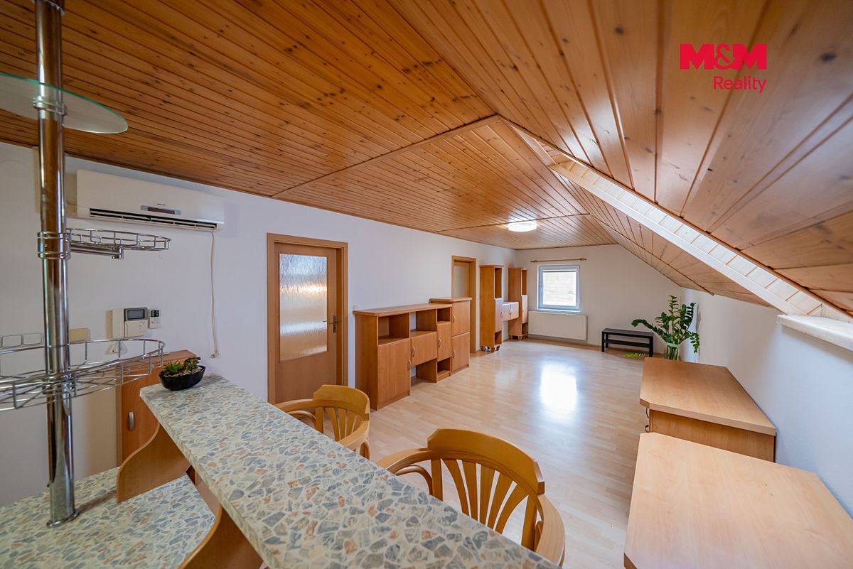 Prodej rodinného domu 90 m², pozemek 241 m² – fotografie 2