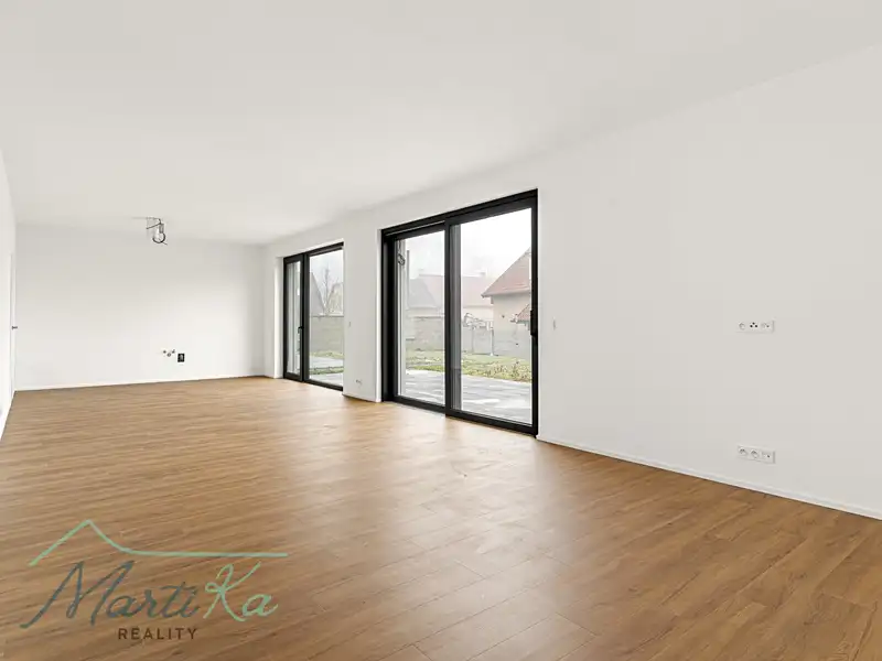 Prodej rodinného domu 142 m², pozemek 360 m², Úvaly – náhled fotky 2