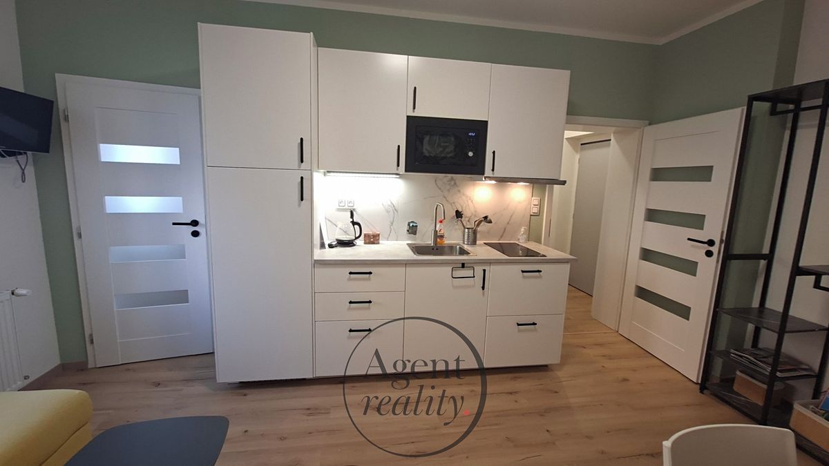 Pronájem bytu 2+kk 38 m² – fotografie 3