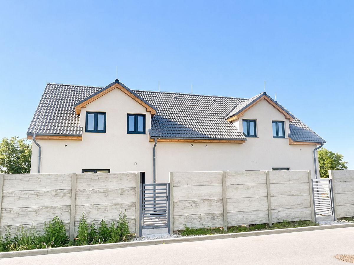 Prodej vícegeneračního domu 200 m², pozemek 801 m² – fotografie 3