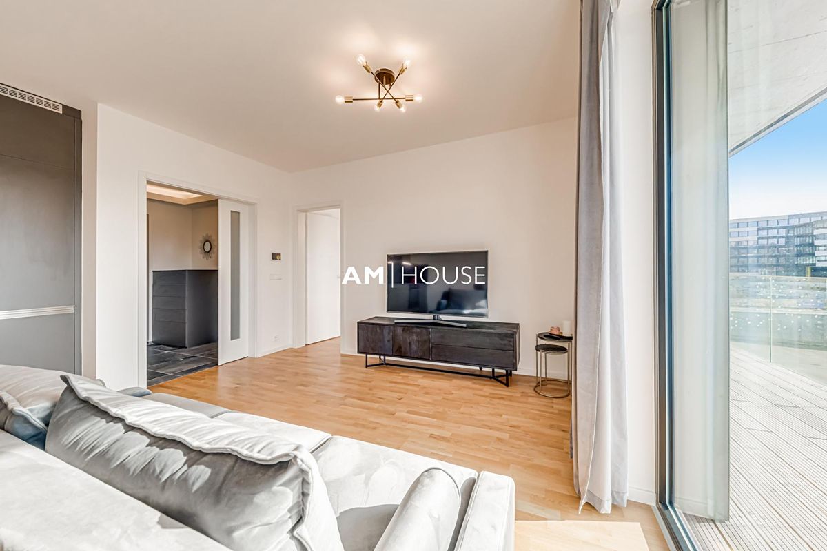 Pronájem bytu 2+kk 60 m² – fotografie 3