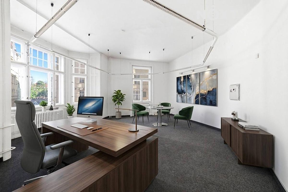 Pronájem kanceláře 304 m² – fotografie 2