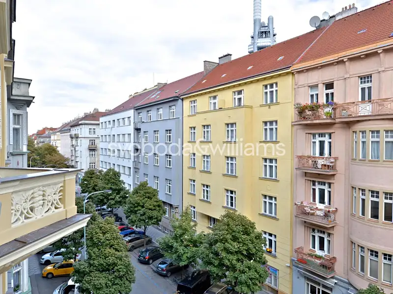 Pronájem bytu 2+kk 55 m², Praha – náhled fotky 3