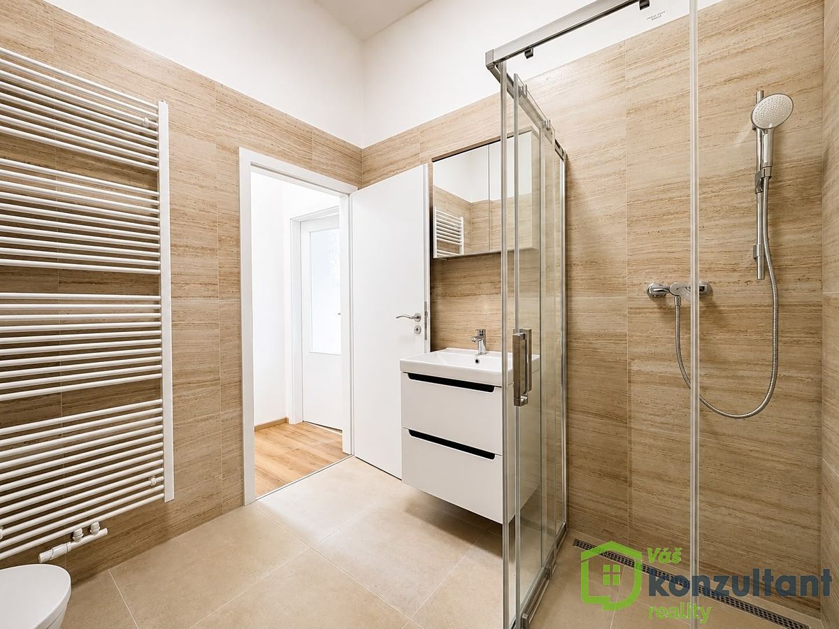 Pronájem bytu 5+kk 93 m² – fotografie 3