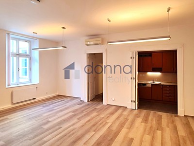 Pronájem bytu 4+kk 155 m²