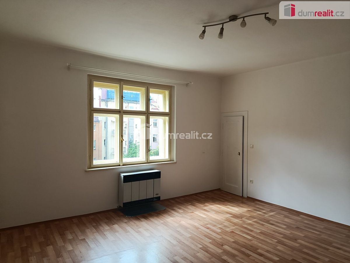 Pronájem bytu 1+kk 35 m² – fotografie 4