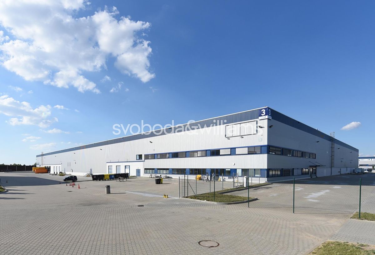 Pronájem výrobní haly, prostoru 3830 m²