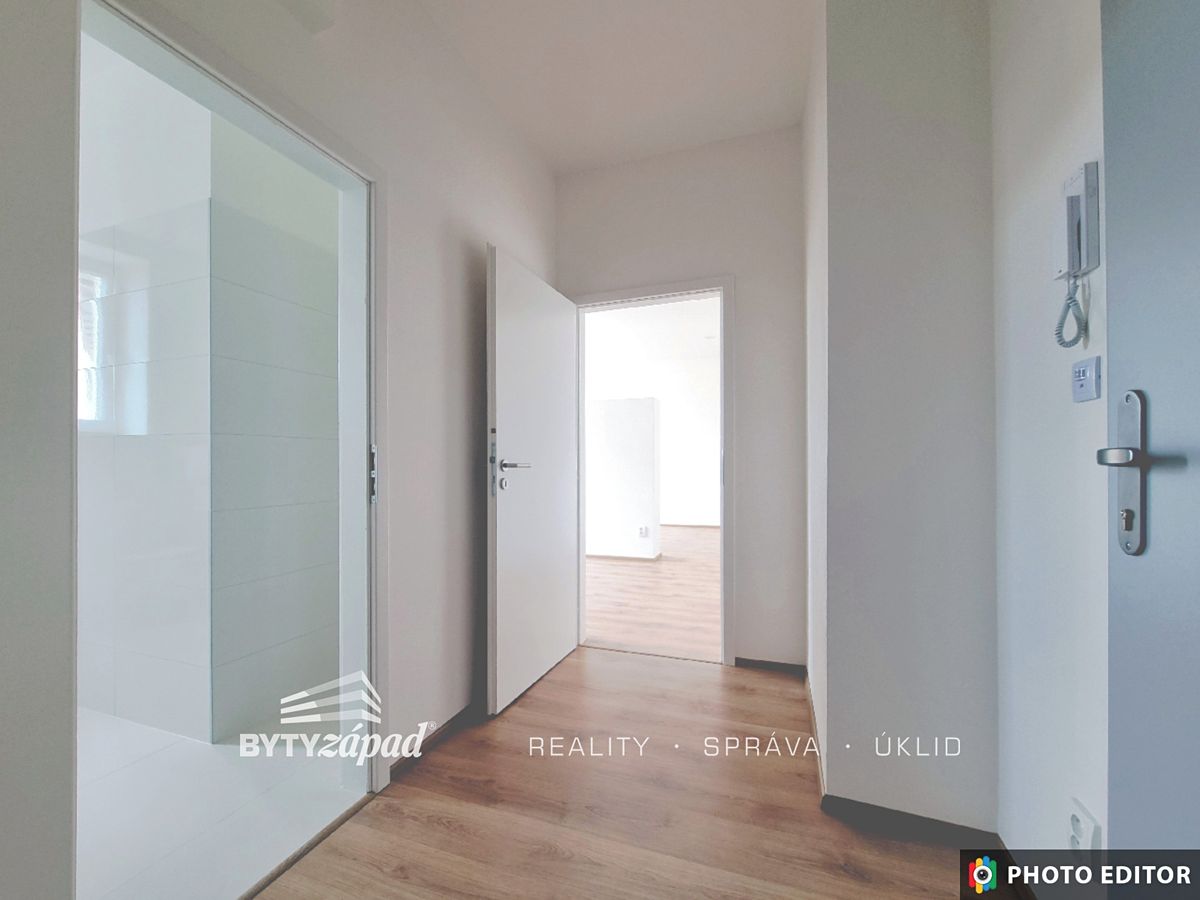 Pronájem bytu 1+kk 45 m² – fotografie 3