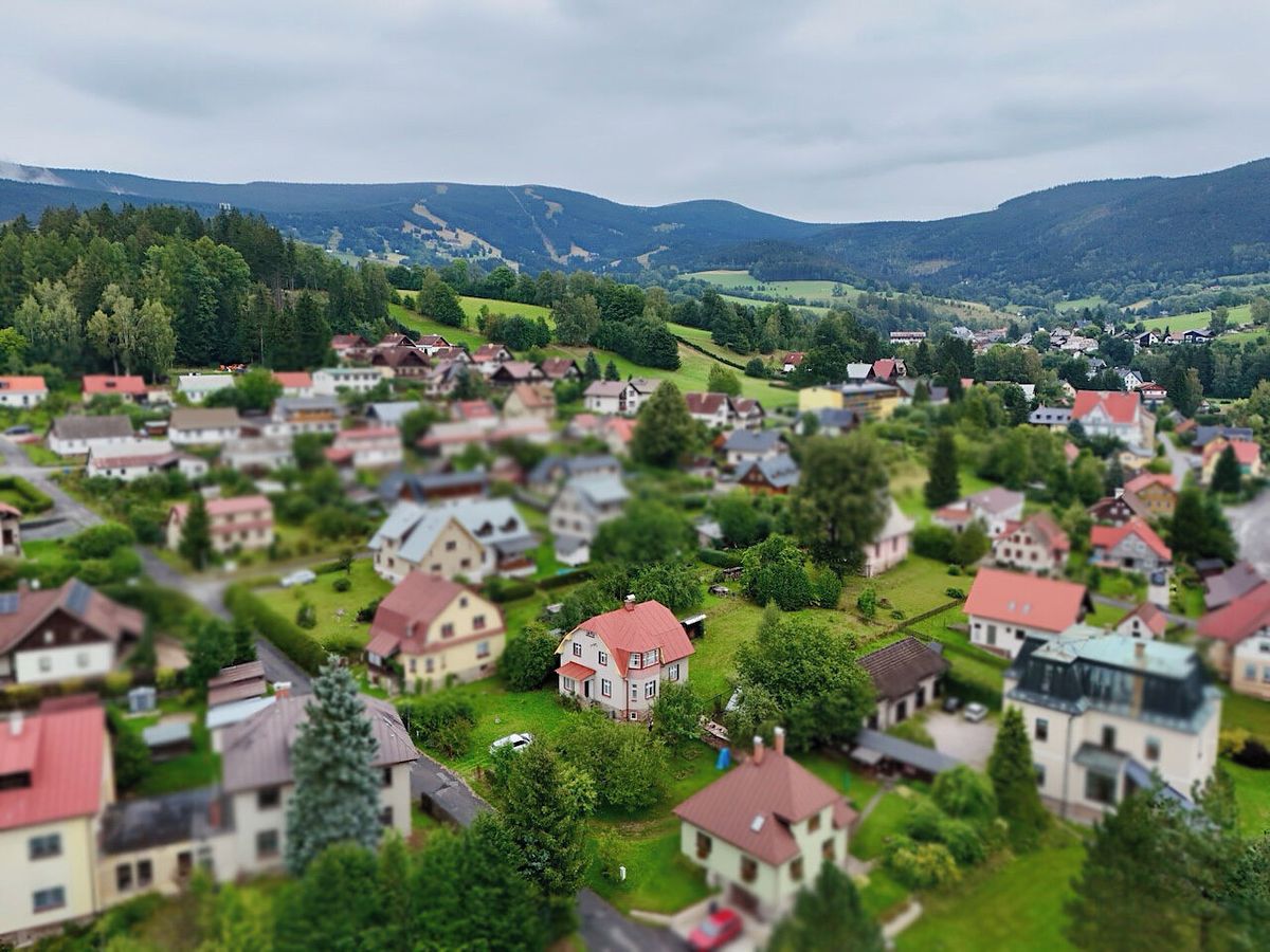 Prodej rodinného domu 180 m², pozemek 975 m² – fotografie 2