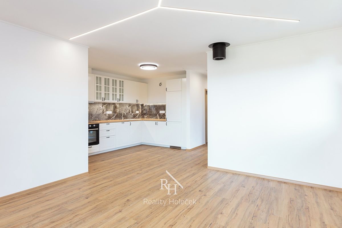 Pronájem rodinného domu 86 m², pozemek 500 m² – fotografie 2