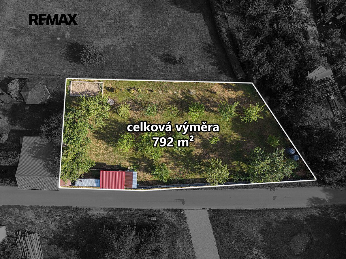 Prodej stavebního pozemku 792 m² – fotografie 2