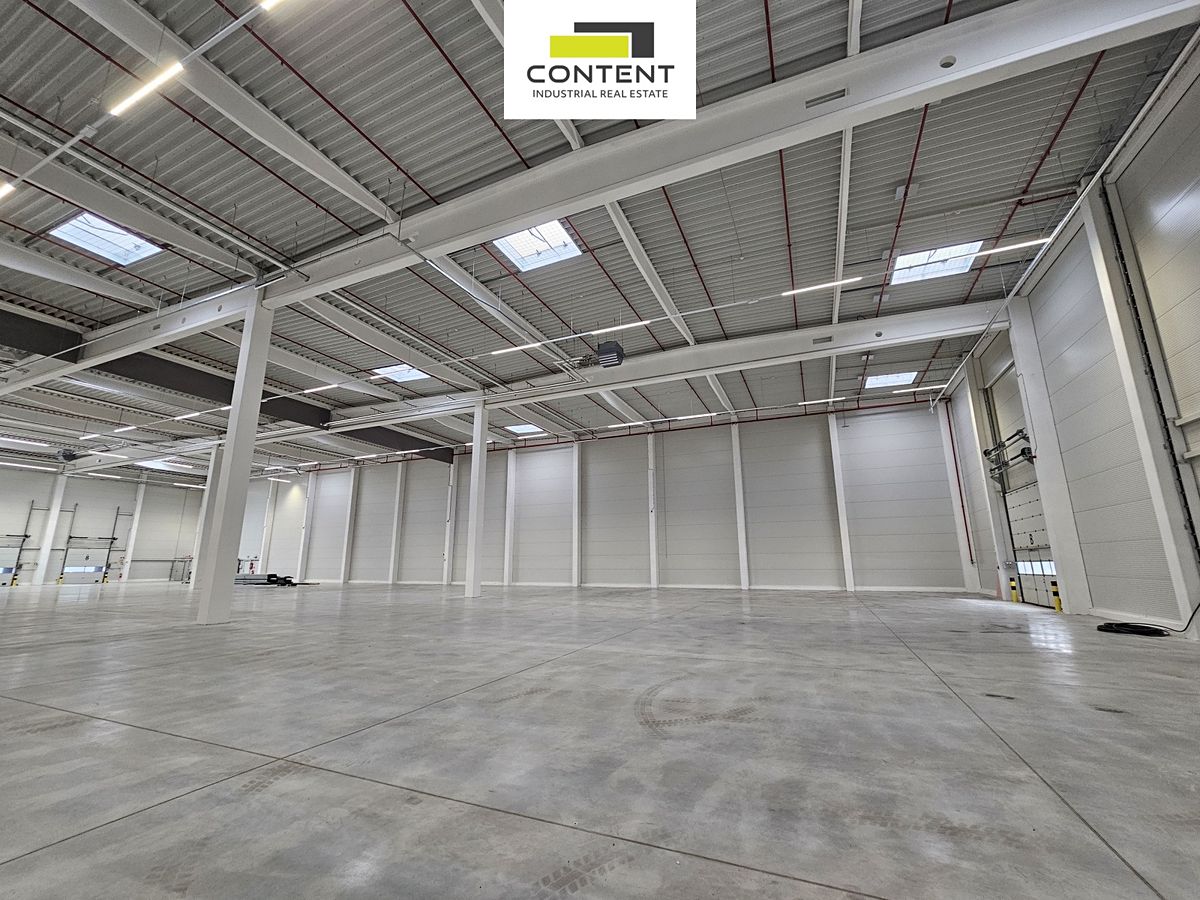 Pronájem skladového prostoru 1500 m² – fotografie 3