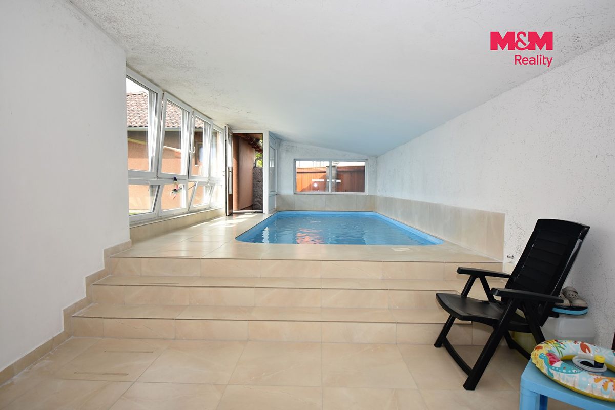 Prodej rodinného domu 180 m², pozemek 1217 m² – fotografie 3