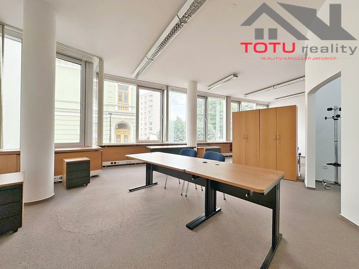 Pronájem kanceláře 71 m² – fotografie 3