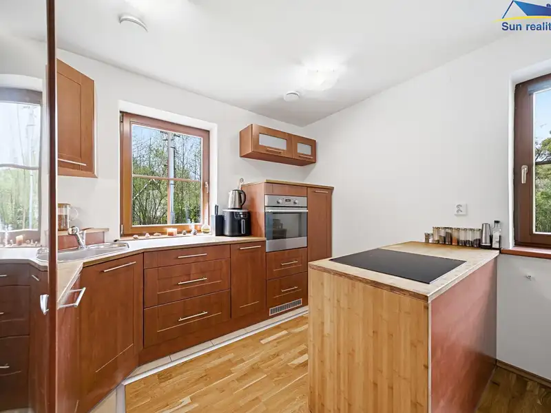 Prodej rodinného domu 180 m², pozemek 2195 m², Zubří – náhled fotky 3