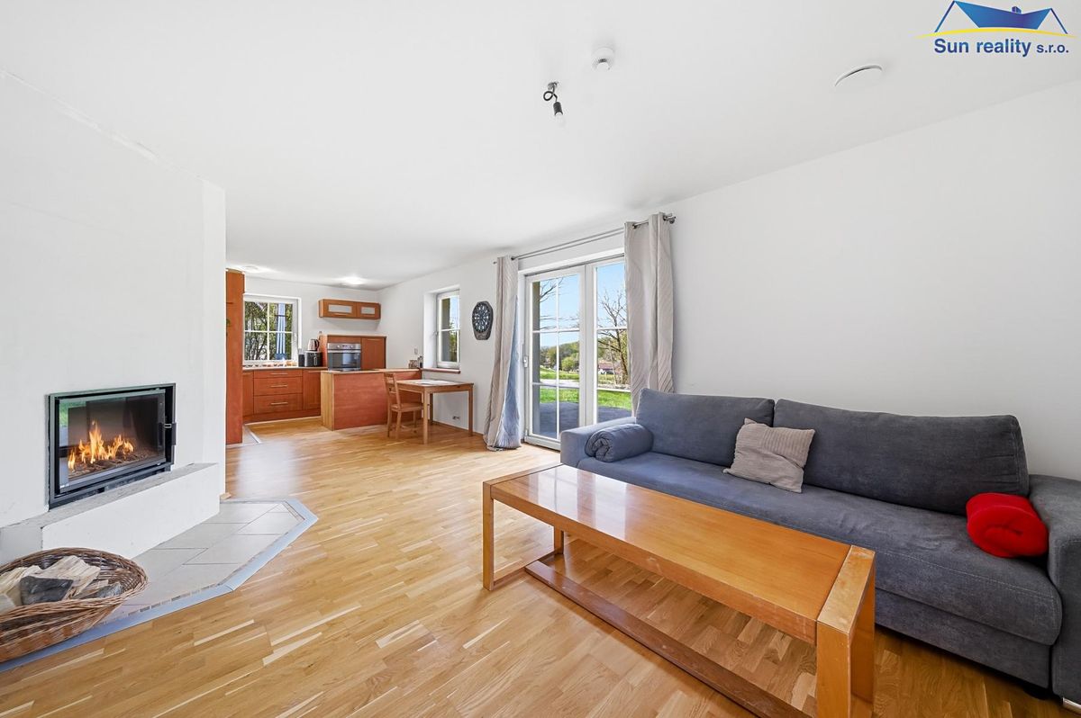 Prodej rodinného domu 180 m², pozemek 2195 m² – fotografie 2