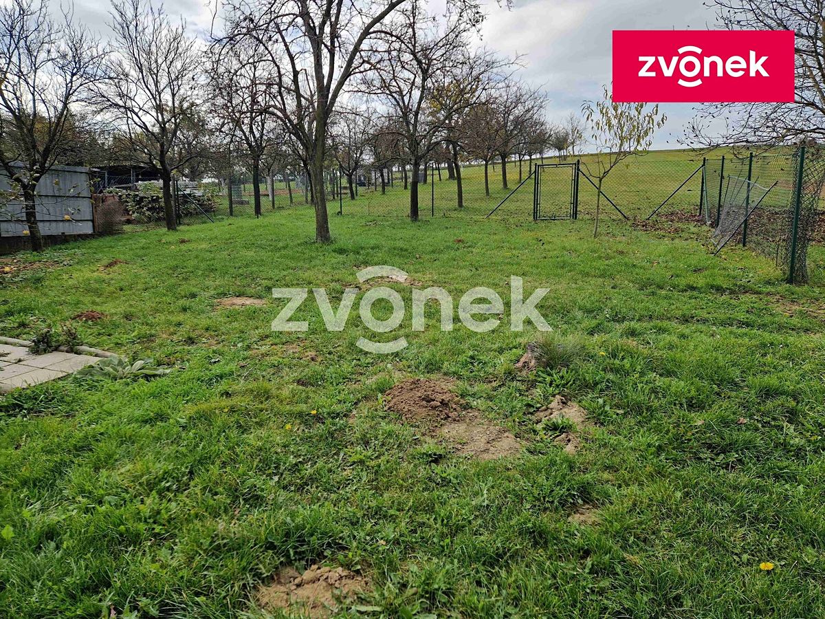 Prodej rodinného domu 280 m², pozemek 1570 m² – fotografie 3