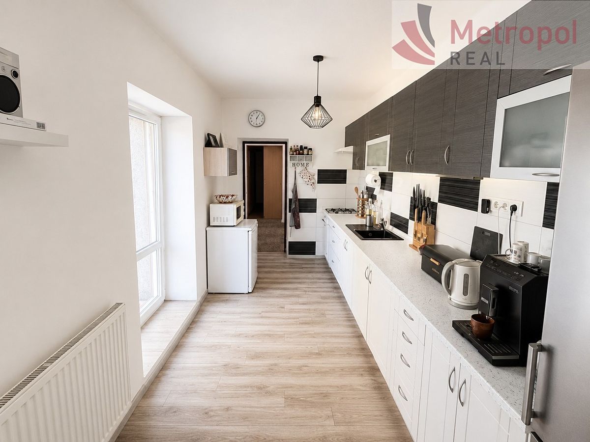 Prodej rodinného domu 180 m², pozemek 1227 m² – fotografie 3