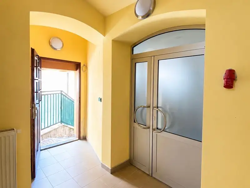 Pronájem obchodního prostoru 70 m², Jablonec nad Nisou – náhled fotky 2