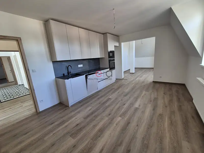 Pronájem bytu 2+1 62 m², Nový Bor – náhled fotky 1