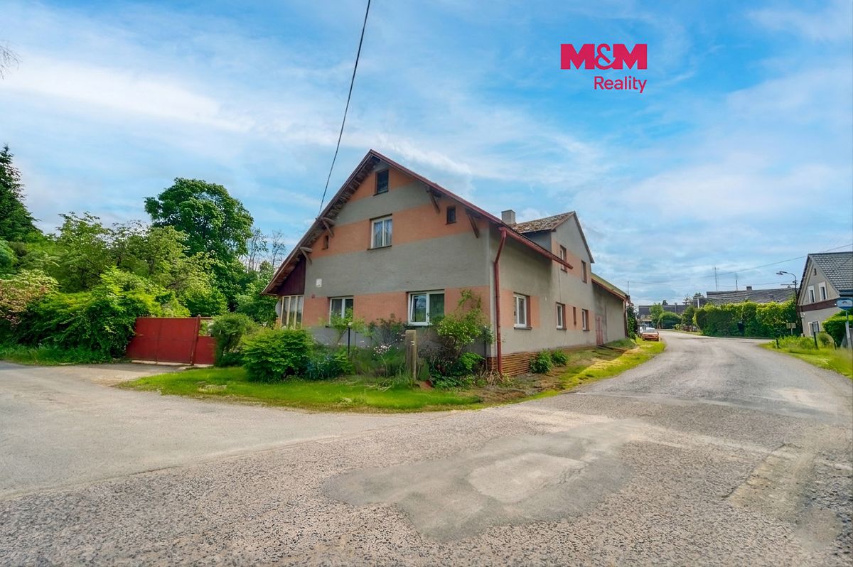 Prodej rodinného domu 215 m², pozemek 2023 m²