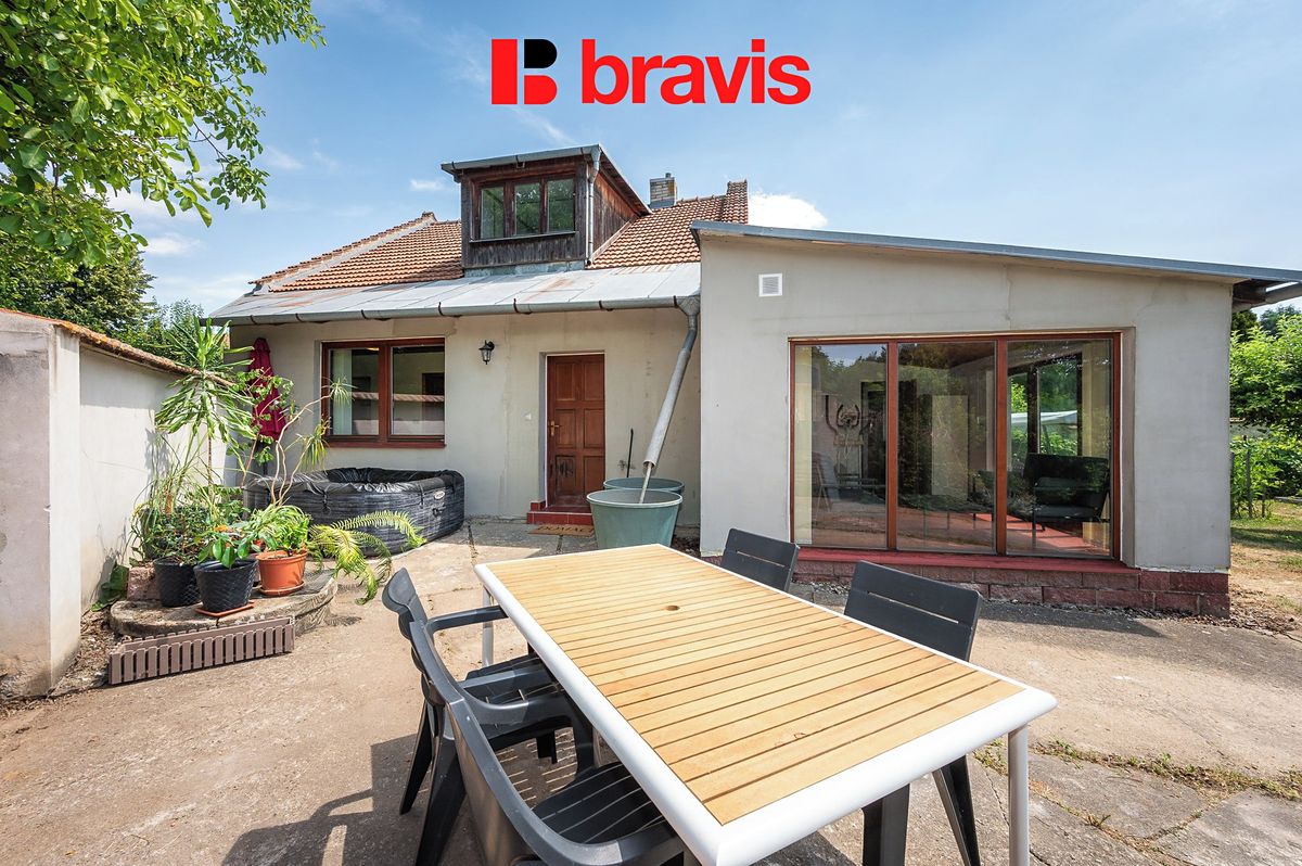Prodej rodinného domu 415 m², pozemek 549 m² – fotografie 2