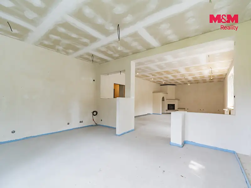 Prodej rodinného domu 160 m², pozemek 1013 m², Mnichov – náhled fotky 3