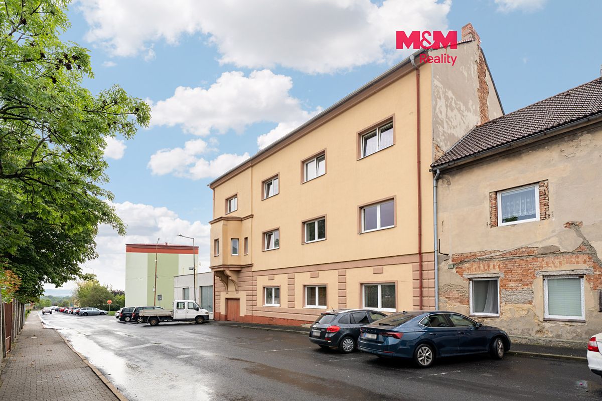 Prodej rodinného domu 596 m², pozemek 514 m²
