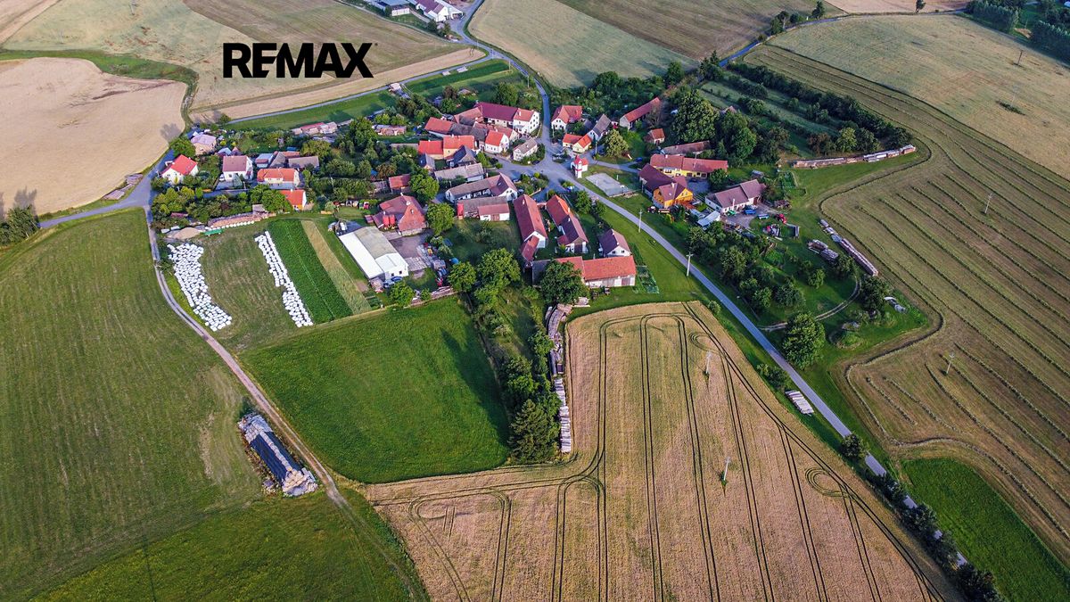 Prodej stavebního pozemku 5619 m² – fotografie 2