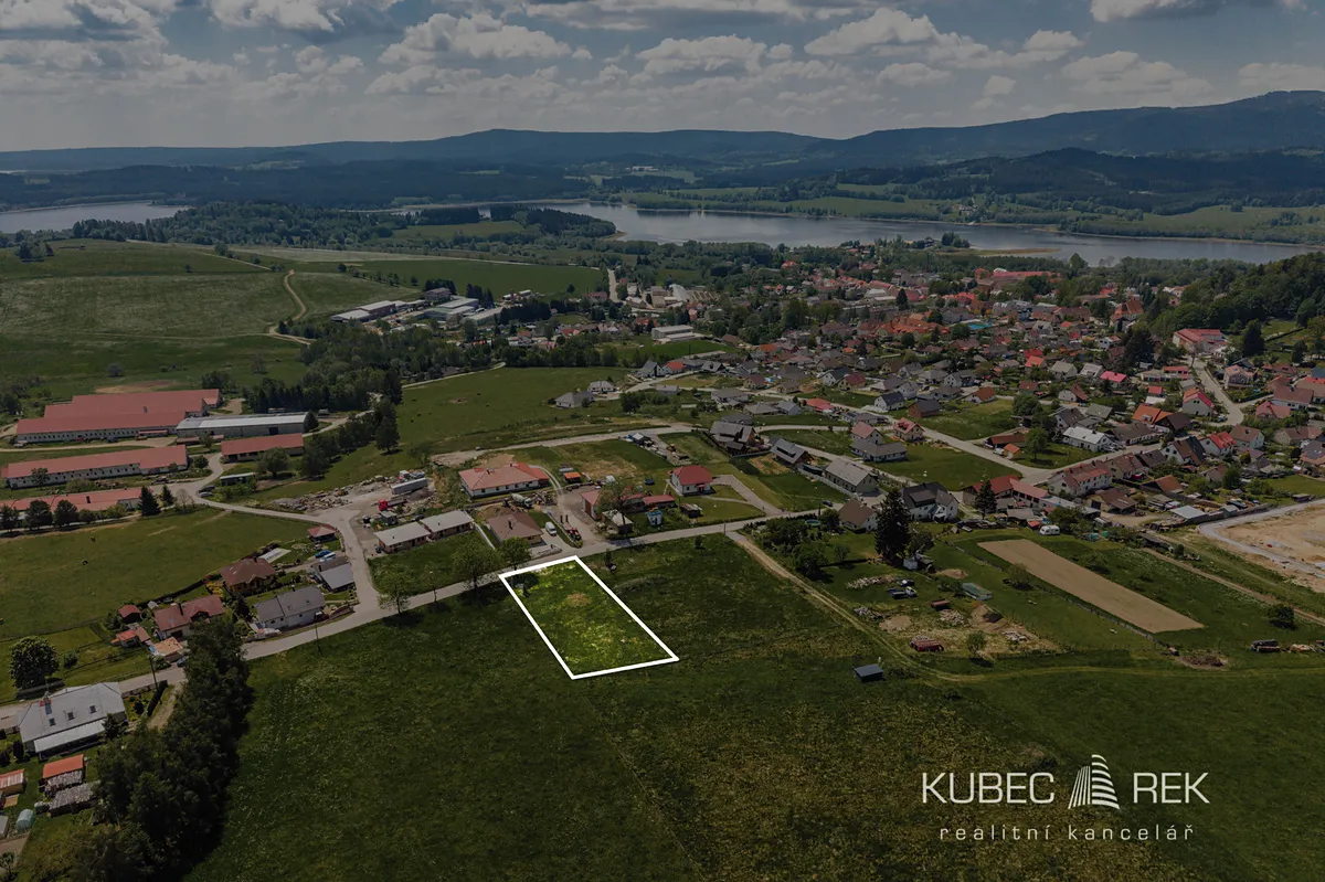 Prodej stavebního pozemku 1559 m²