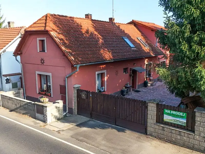 Prodej rodinného domu 211 m², pozemek 318 m², Polepy – náhled fotky 1