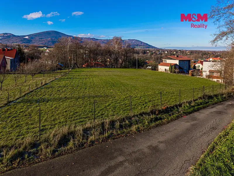 Prodej stavebního pozemku 3286 m², Hrádek – náhled fotky 2