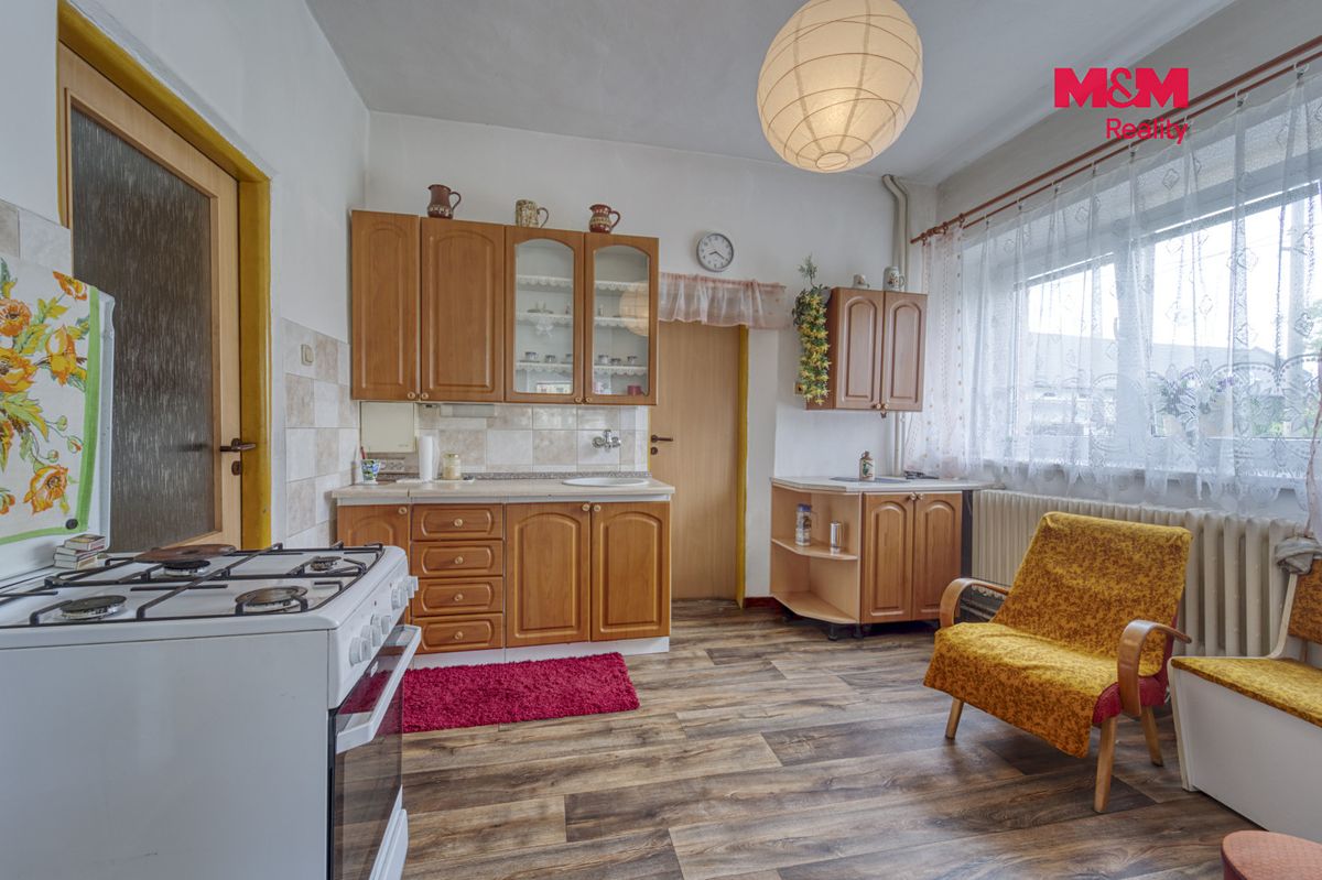 Prodej rodinného domu 215 m², pozemek 2023 m² – fotografie 3