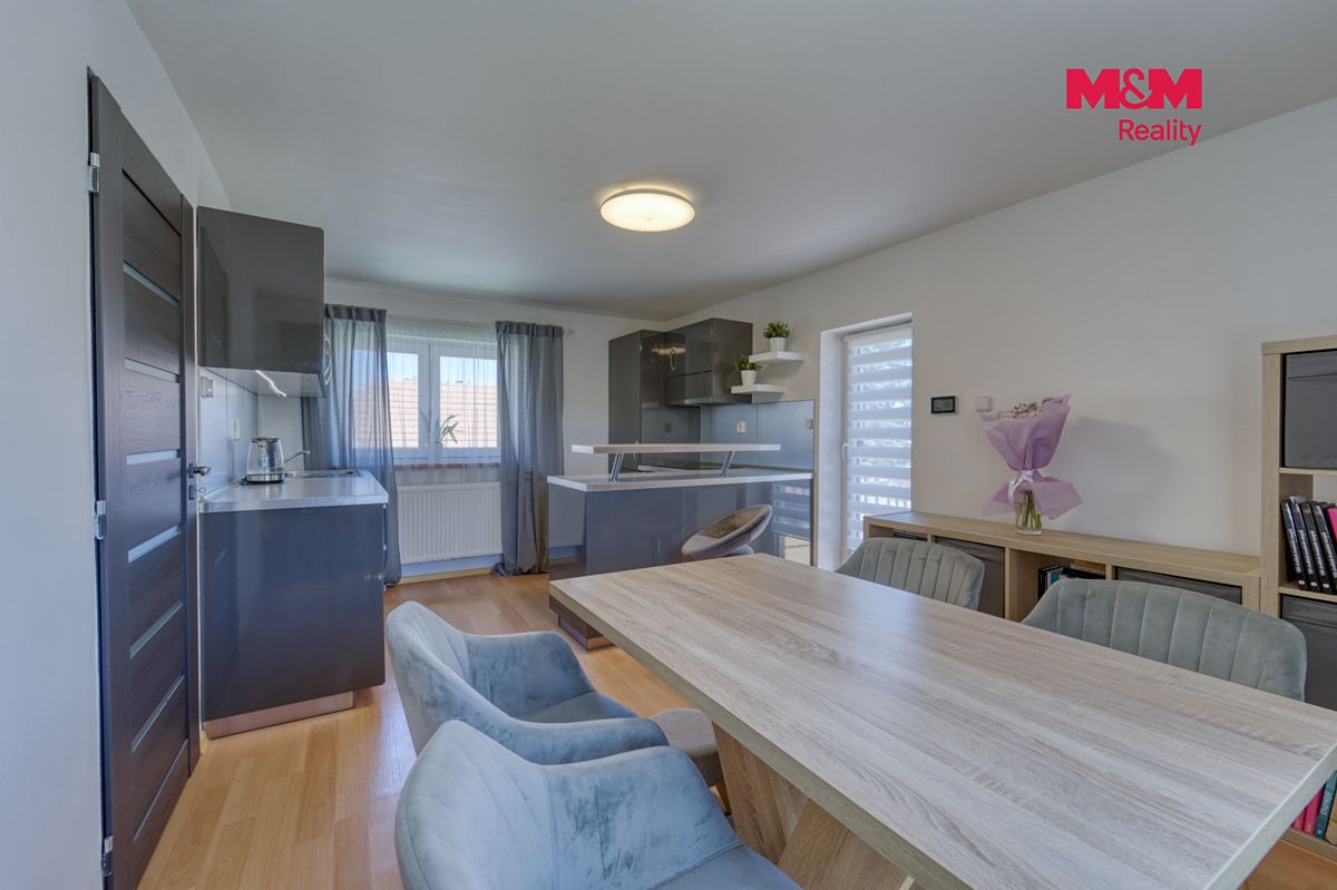 Prodej rodinného domu 176 m², pozemek 554 m² – fotografie 5